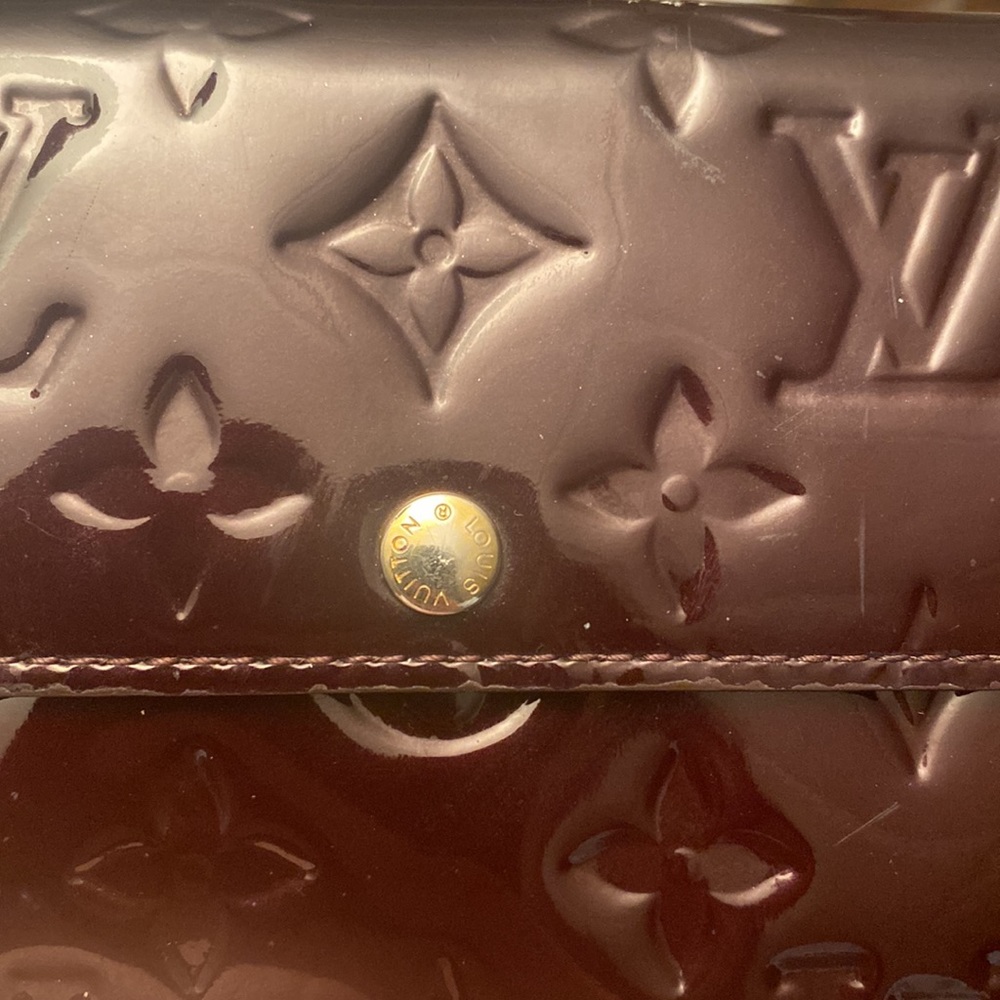 Authentic Louis Vuitton Monogram Vernis Sarah Wallet - Picture 2 of 10